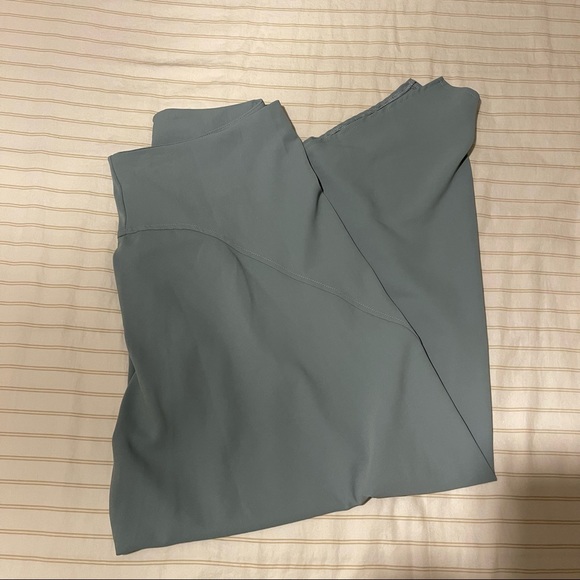 𝚊𝚜𝚢𝚖𝚖𝚎𝚝𝚛𝚒𝚌𝚊𝚕 𝚑𝚎𝚖 𝚕𝚘𝚗𝚐 𝚜𝚔𝚒𝚛𝚝 - Picture 4 of 7